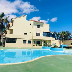 Сasa de vacaciones Surf & Chill 69, Quiet Oasis With Community Swimmingpool, Parque Holandes